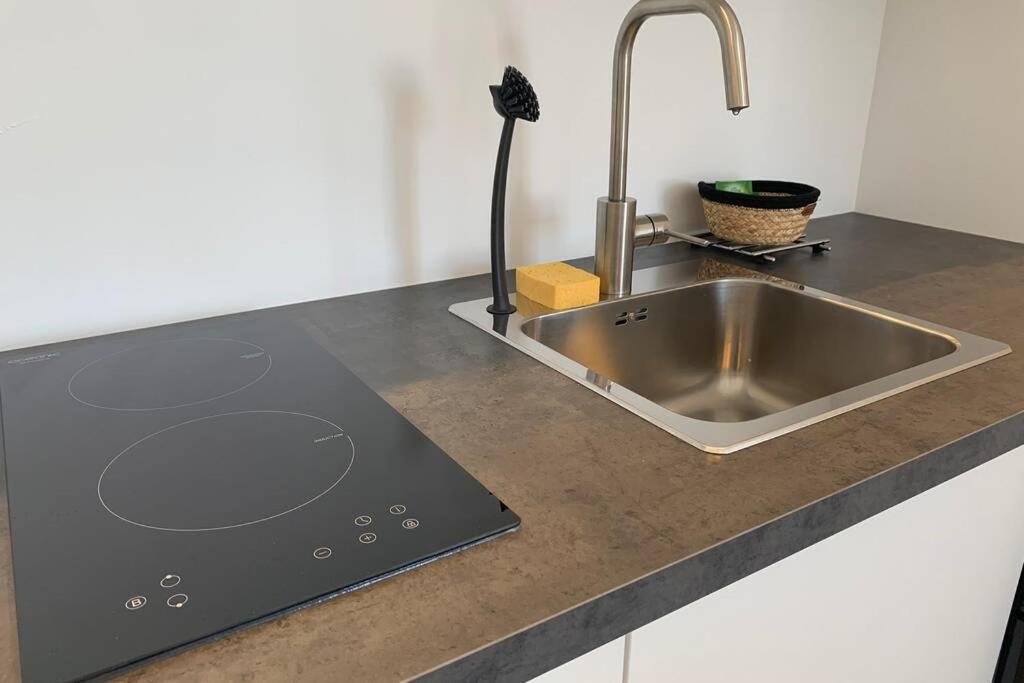 Le Petit Loft - - Wifi - Coeur De - Parking Appartement Pont-lʼAbbé
